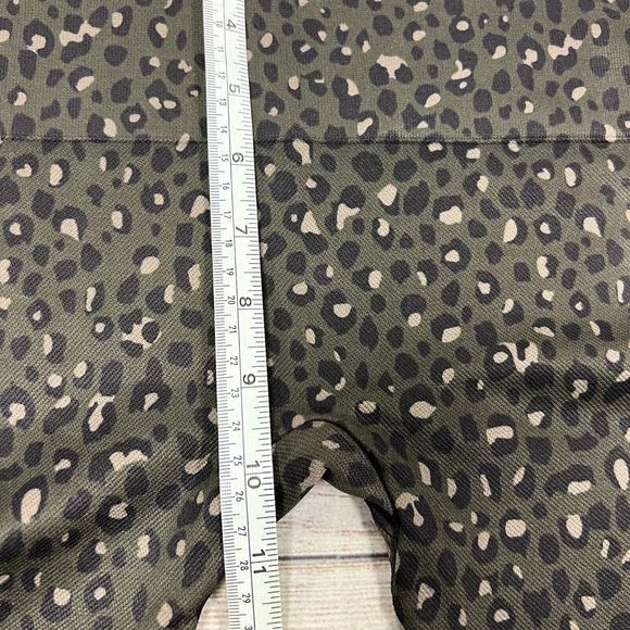 SPANX Look at Me Now Seamless Olive Green Leopard Print Leggings Size M NWT - Picture 10 of 11